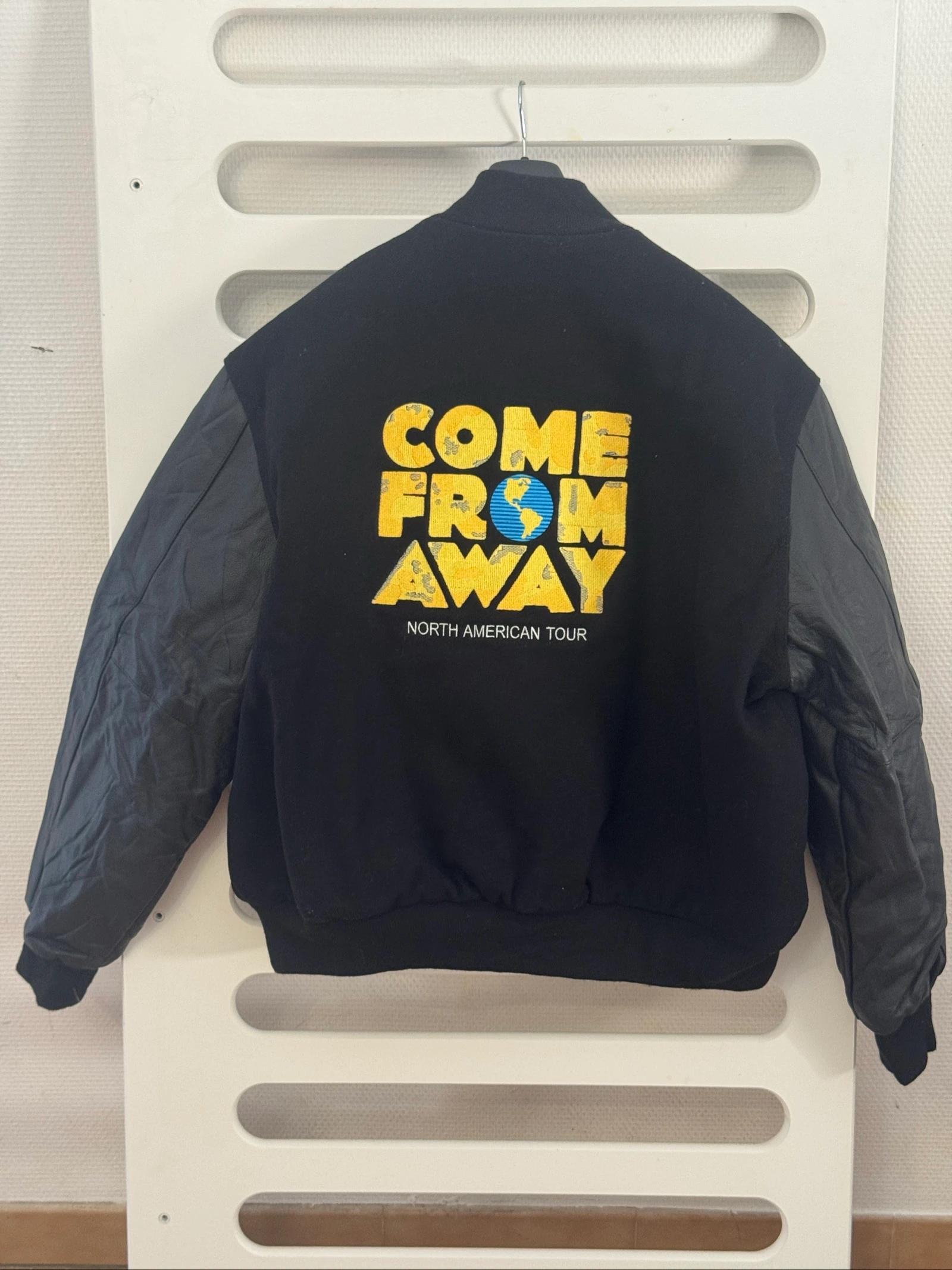 Jaqueta Varsity Come From Away - Turnê Norte-Americana - 2022 – photo 2